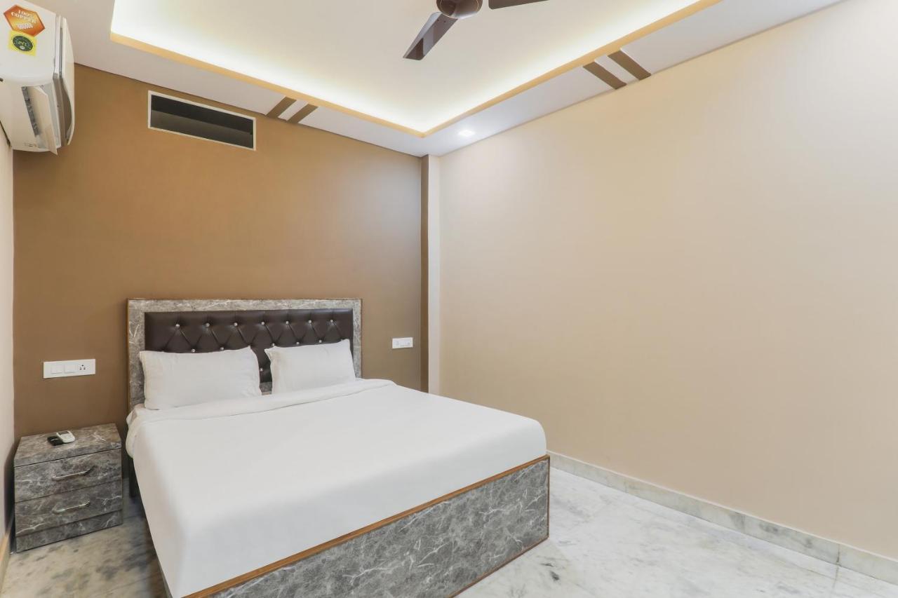 פורי Oyo Tripureswari Guest House מראה חיצוני תמונה