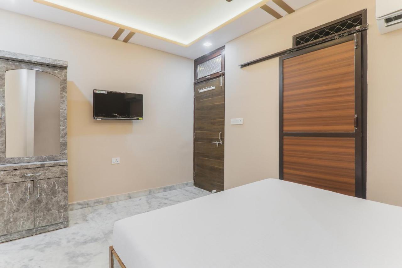 פורי Oyo Tripureswari Guest House מראה חיצוני תמונה