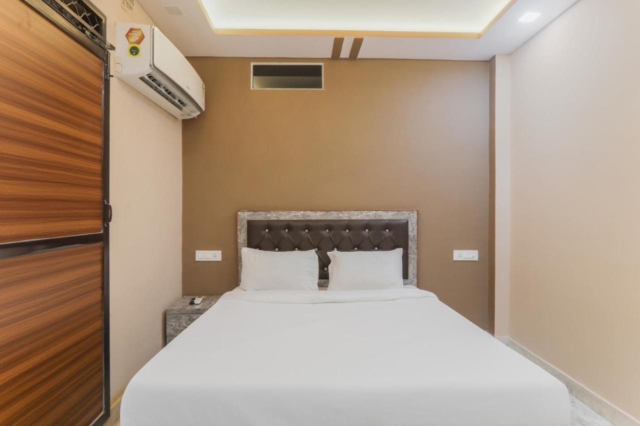 פורי Oyo Tripureswari Guest House מראה חיצוני תמונה