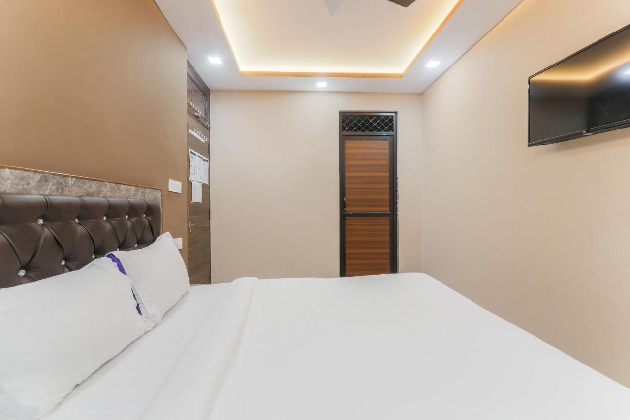פורי Oyo Tripureswari Guest House מראה חיצוני תמונה