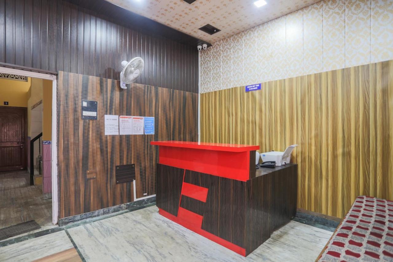 פורי Oyo Tripureswari Guest House מראה חיצוני תמונה